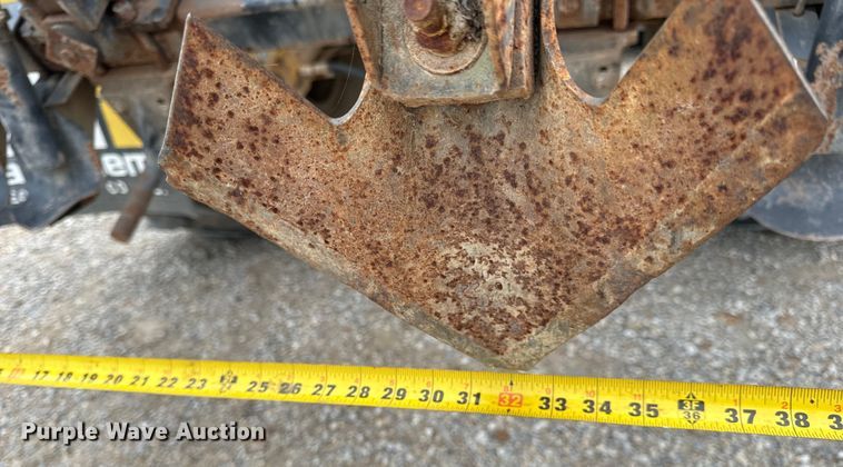 image for item EH7013 Ag-Chem Ag-Gator 1004 manure spreader