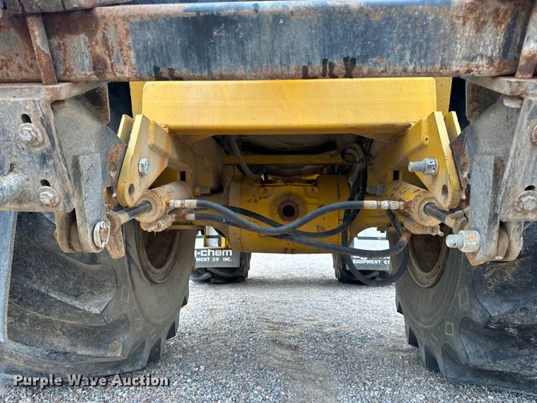 image for item EH7013 Ag-Chem Ag-Gator 1004 manure spreader