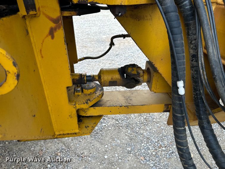 image for item EH7013 Ag-Chem Ag-Gator 1004 manure spreader