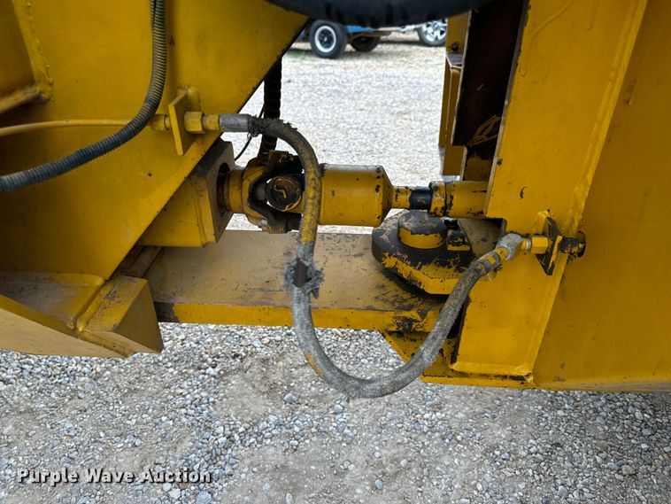 image for item EH7013 Ag-Chem Ag-Gator 1004 manure spreader