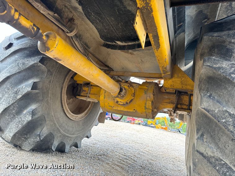 image for item EH7013 Ag-Chem Ag-Gator 1004 manure spreader