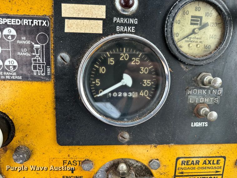 image for item EH7013 Ag-Chem Ag-Gator 1004 manure spreader