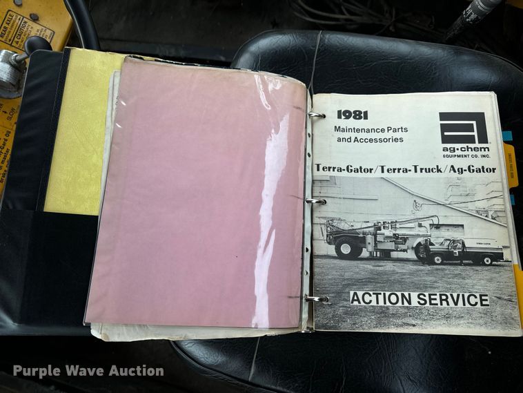 image for item EH7013 Ag-Chem Ag-Gator 1004 manure spreader