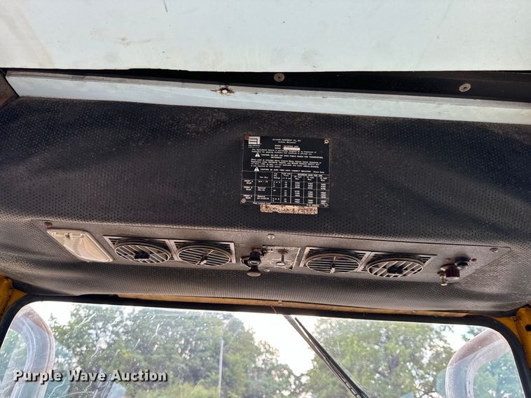 image for item EH7013 Ag-Chem Ag-Gator 1004 manure spreader