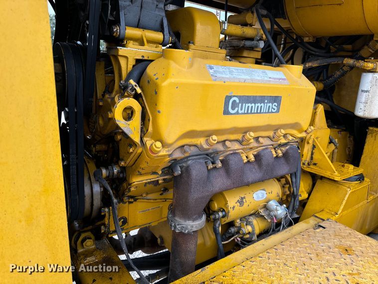 image for item EH7013 Ag-Chem Ag-Gator 1004 manure spreader