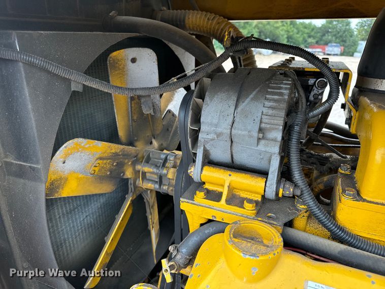 image for item EH7013 Ag-Chem Ag-Gator 1004 manure spreader