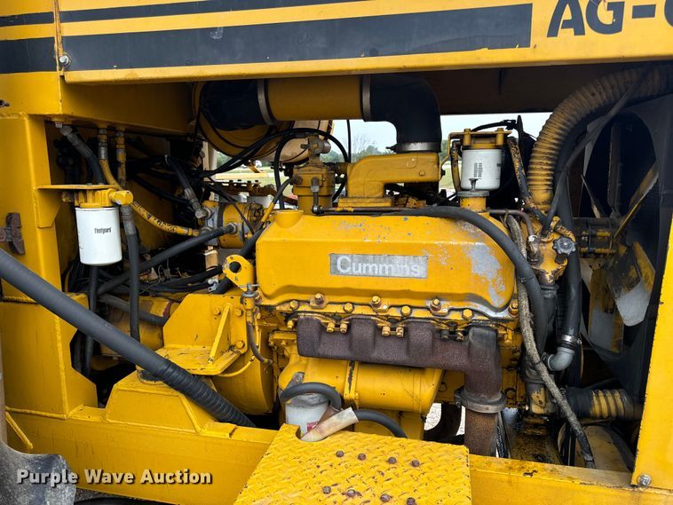 image for item EH7013 Ag-Chem Ag-Gator 1004 manure spreader