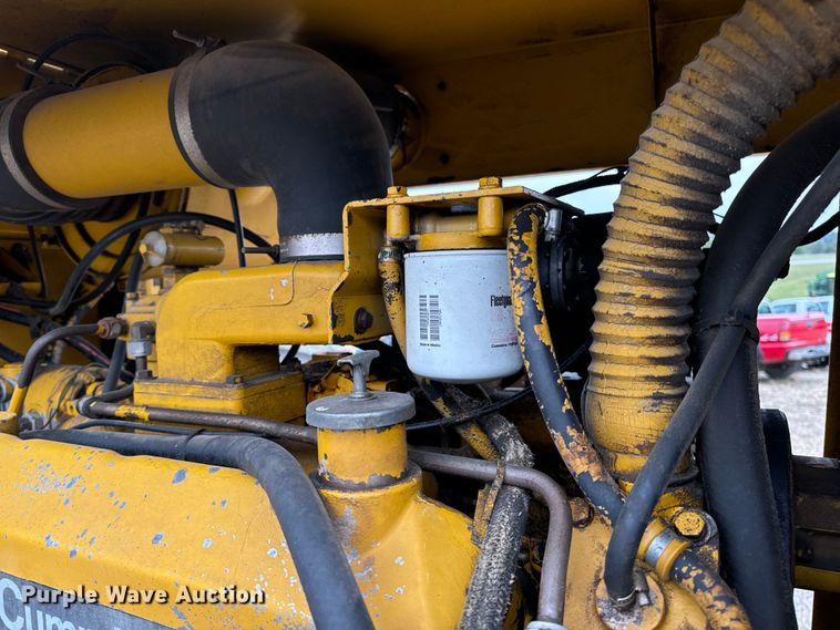 image for item EH7013 Ag-Chem Ag-Gator 1004 manure spreader