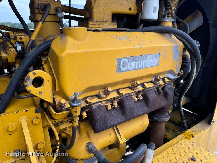 image for item EH7013 Ag-Chem Ag-Gator 1004 manure spreader