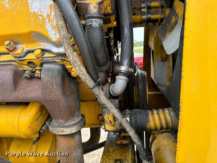 image for item EH7013 Ag-Chem Ag-Gator 1004 manure spreader