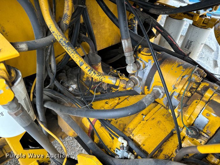 image for item EH7013 Ag-Chem Ag-Gator 1004 manure spreader