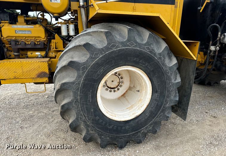 image for item EH7013 Ag-Chem Ag-Gator 1004 manure spreader