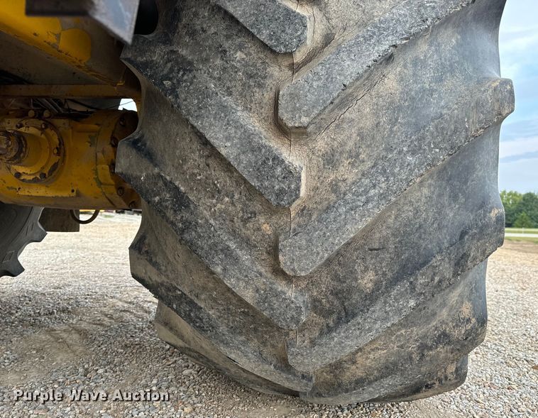 image for item EH7013 Ag-Chem Ag-Gator 1004 manure spreader