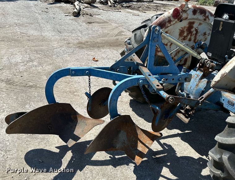 image for item EJ7258 Ford 2000 tractor