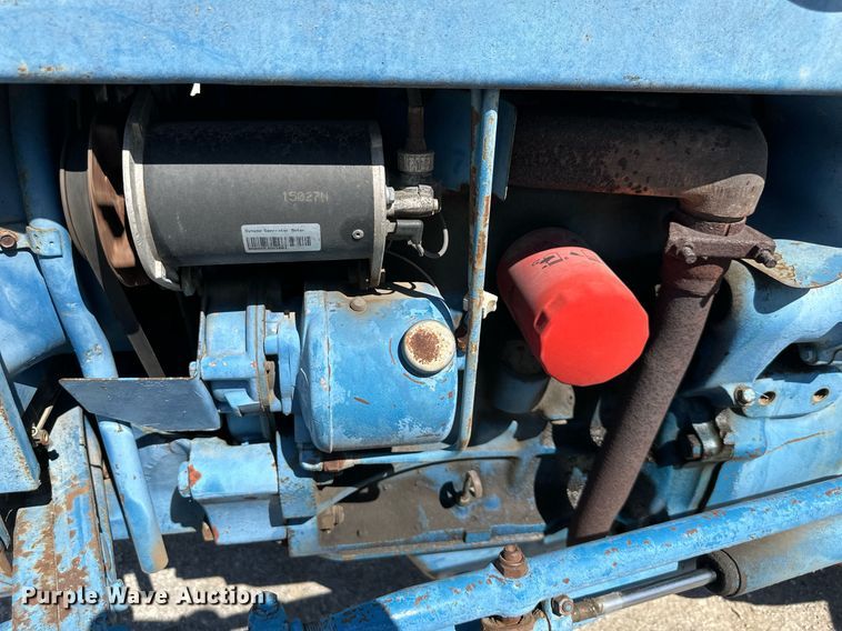 image for item EJ7258 Ford 2000 tractor