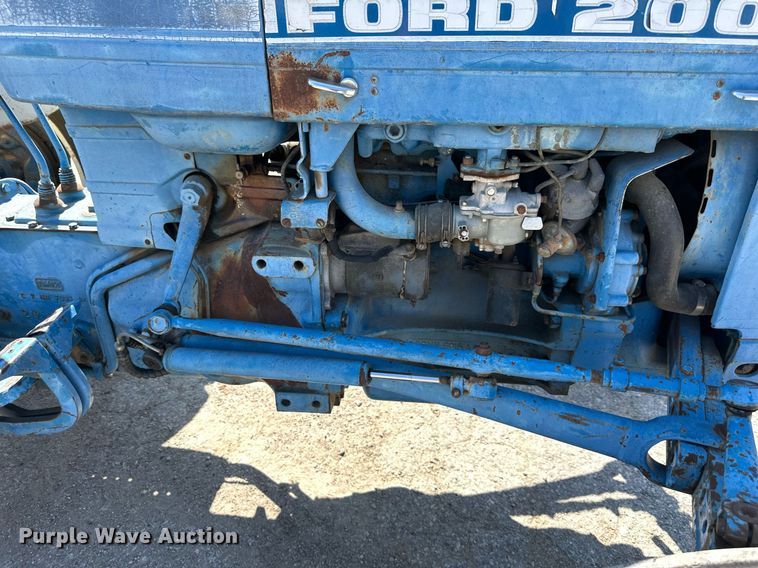 image for item EJ7258 Ford 2000 tractor
