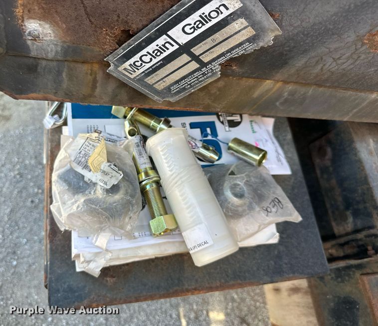 image for item EJ7258 Ford 2000 tractor