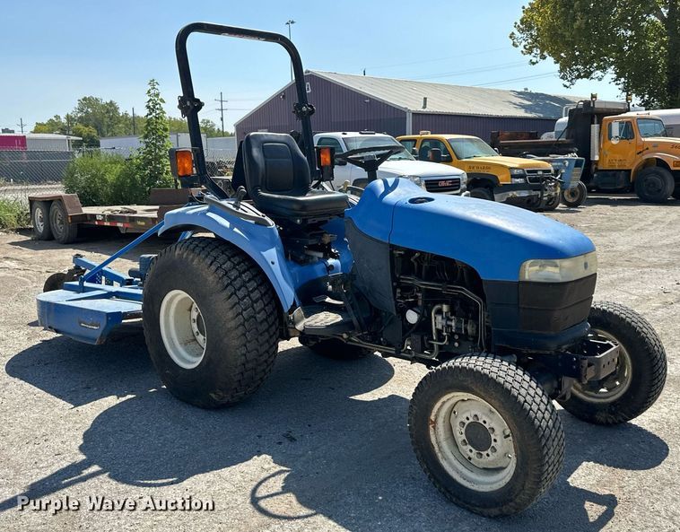 image for item EJ7259 New Holland TC33N MFWD tractor