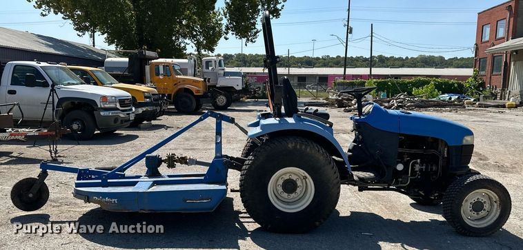 image for item EJ7259 New Holland TC33N MFWD tractor