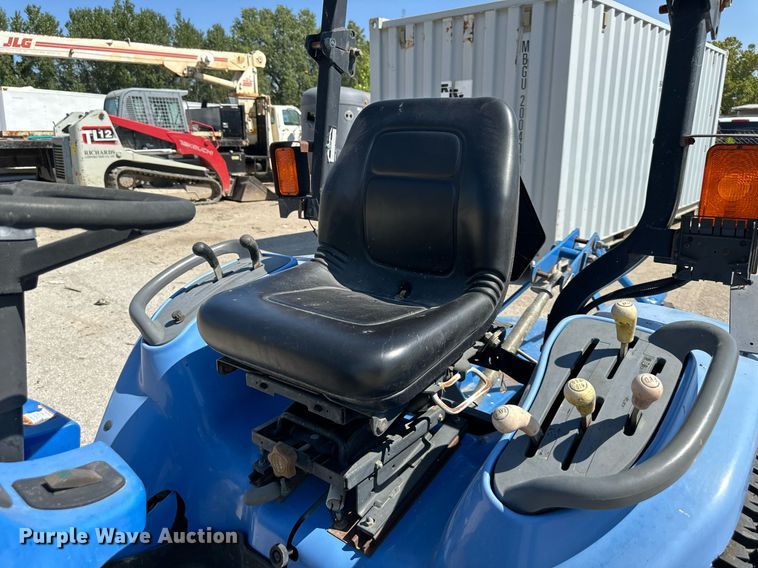 image for item EJ7259 New Holland TC33N MFWD tractor