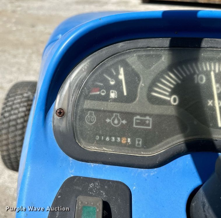 image for item EJ7259 New Holland TC33N MFWD tractor