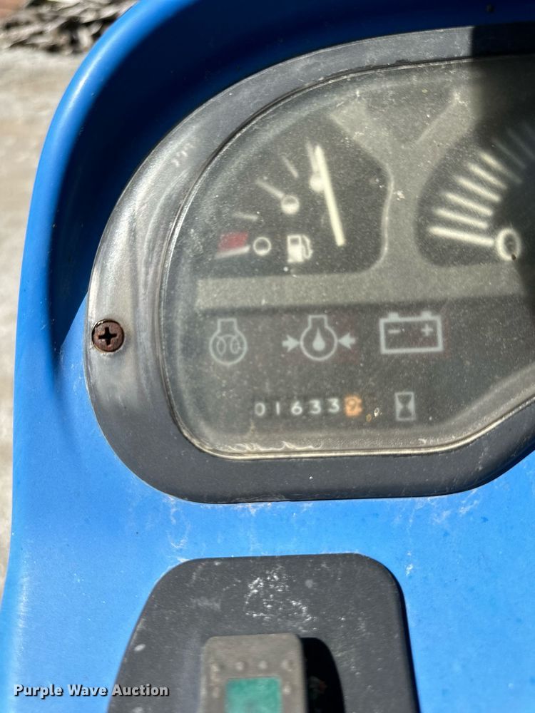 image for item EJ7259 New Holland TC33N MFWD tractor