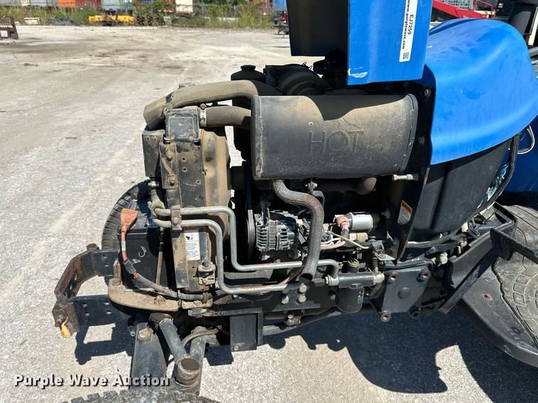 image for item EJ7259 New Holland TC33N MFWD tractor
