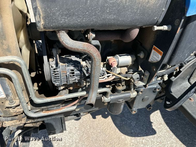 image for item EJ7259 New Holland TC33N MFWD tractor