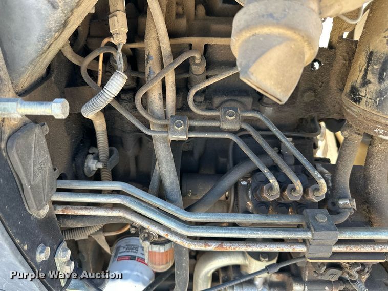 image for item EJ7259 New Holland TC33N MFWD tractor