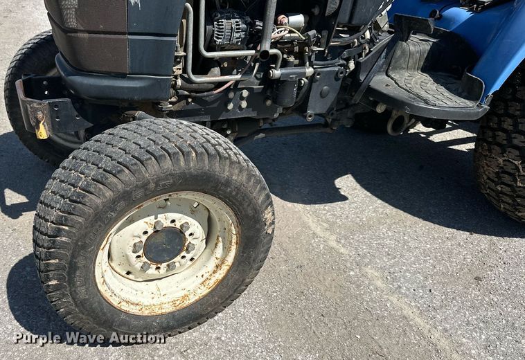 image for item EJ7259 New Holland TC33N MFWD tractor