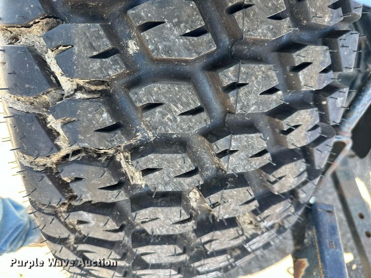 image for item EJ7259 New Holland TC33N MFWD tractor