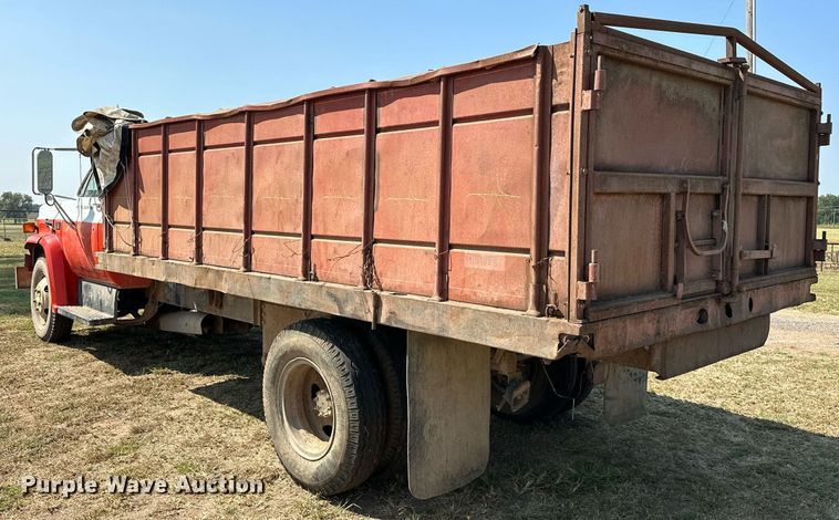 image for item EJ8886 1988 GMC C6D042 grain truck