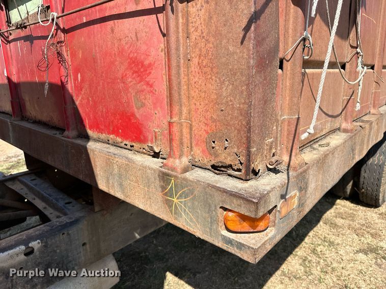 image for item EJ8886 1988 GMC C6D042 grain truck