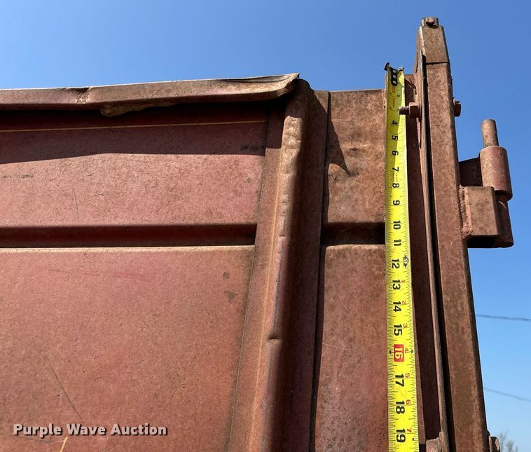 image for item EJ8886 1988 GMC C6D042 grain truck