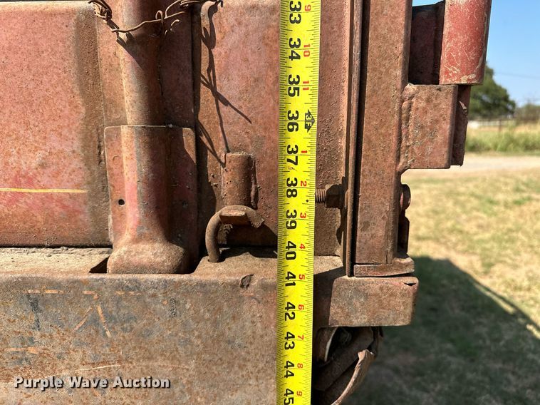 image for item EJ8886 1988 GMC C6D042 grain truck