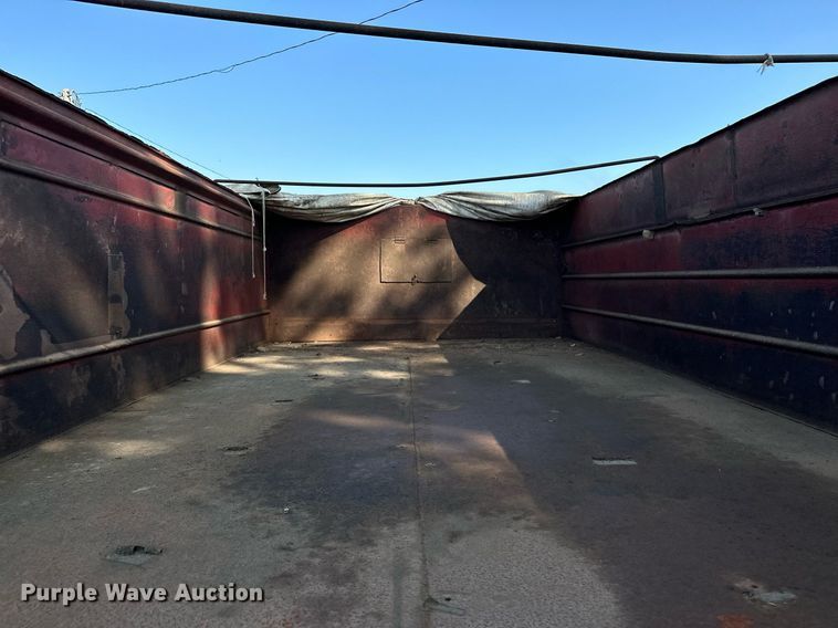 image for item EJ8886 1988 GMC C6D042 grain truck