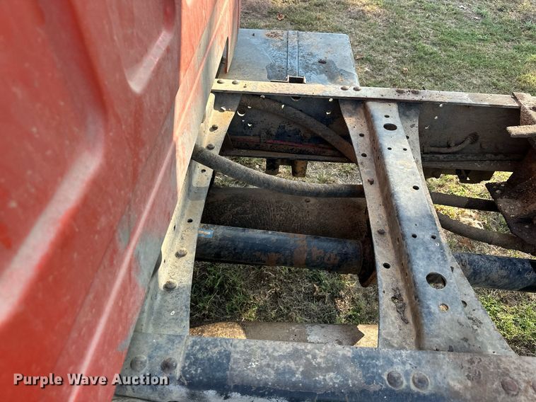 image for item EJ8886 1988 GMC C6D042 grain truck