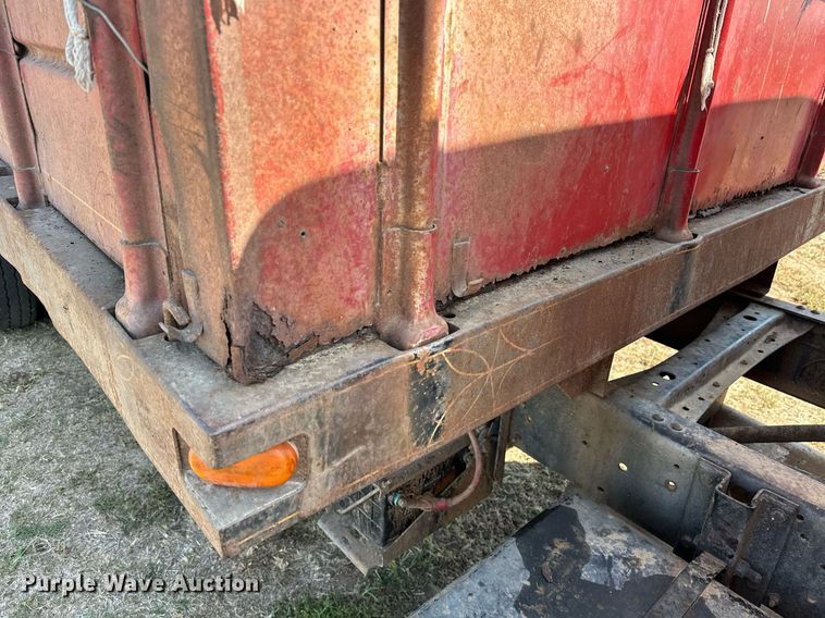 image for item EJ8886 1988 GMC C6D042 grain truck