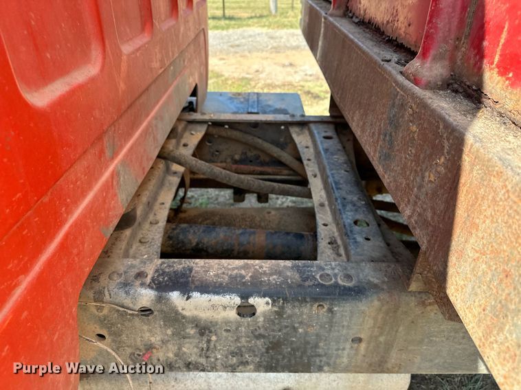 image for item EJ8886 1988 GMC C6D042 grain truck