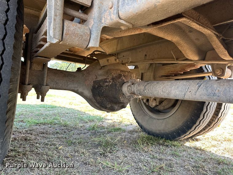 image for item EJ8886 1988 GMC C6D042 grain truck