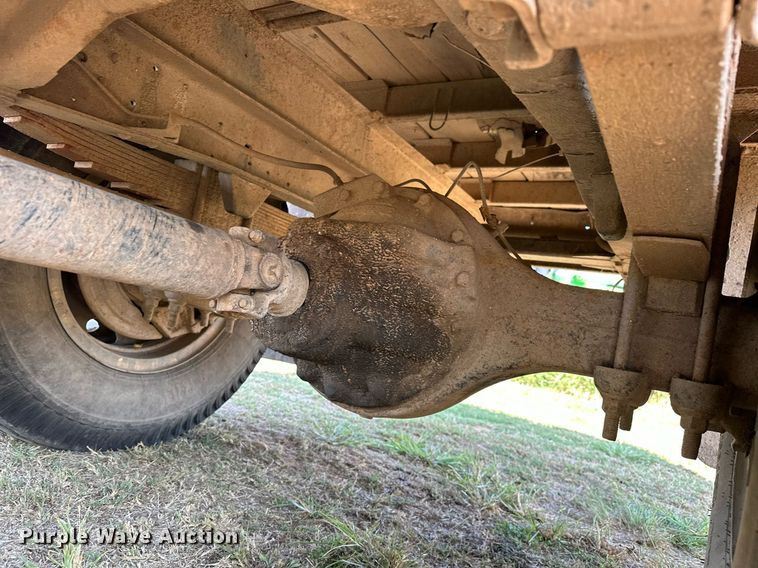 image for item EJ8886 1988 GMC C6D042 grain truck