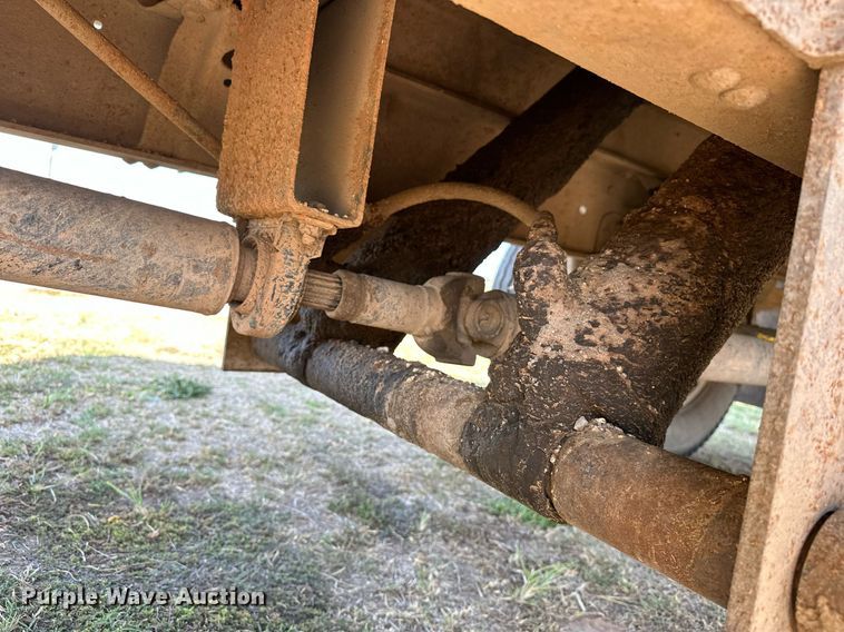 image for item EJ8886 1988 GMC C6D042 grain truck