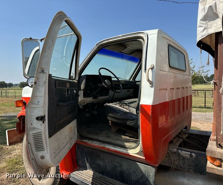 image for item EJ8886 1988 GMC C6D042 grain truck