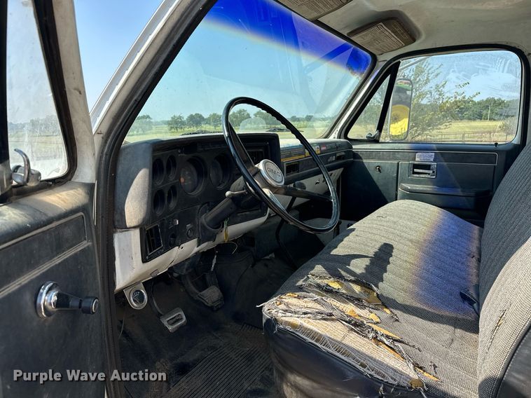 image for item EJ8886 1988 GMC C6D042 grain truck