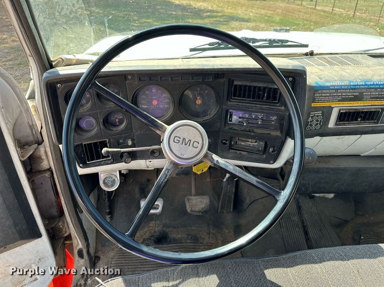 image for item EJ8886 1988 GMC C6D042 grain truck