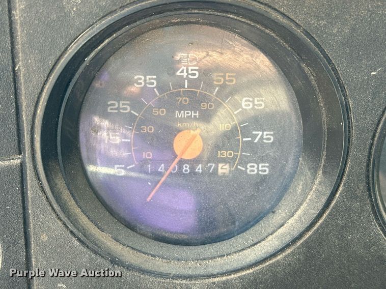 image for item EJ8886 1988 GMC C6D042 grain truck