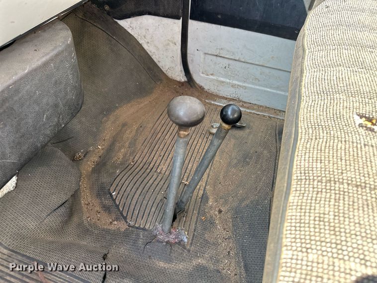 image for item EJ8886 1988 GMC C6D042 grain truck