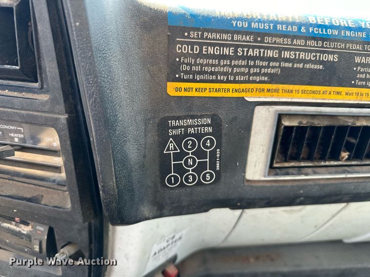 image for item EJ8886 1988 GMC C6D042 grain truck