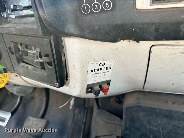 image for item EJ8886 1988 GMC C6D042 grain truck