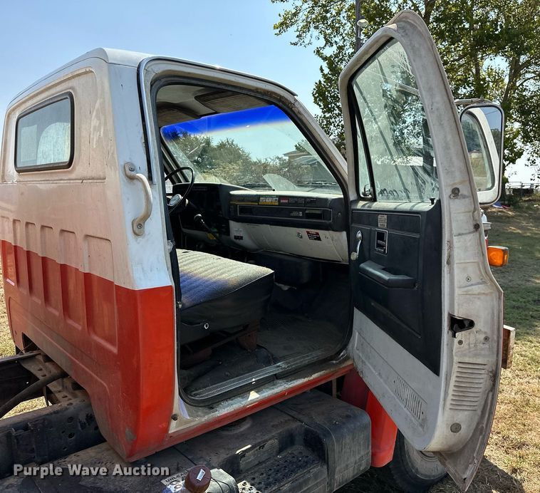 image for item EJ8886 1988 GMC C6D042 grain truck